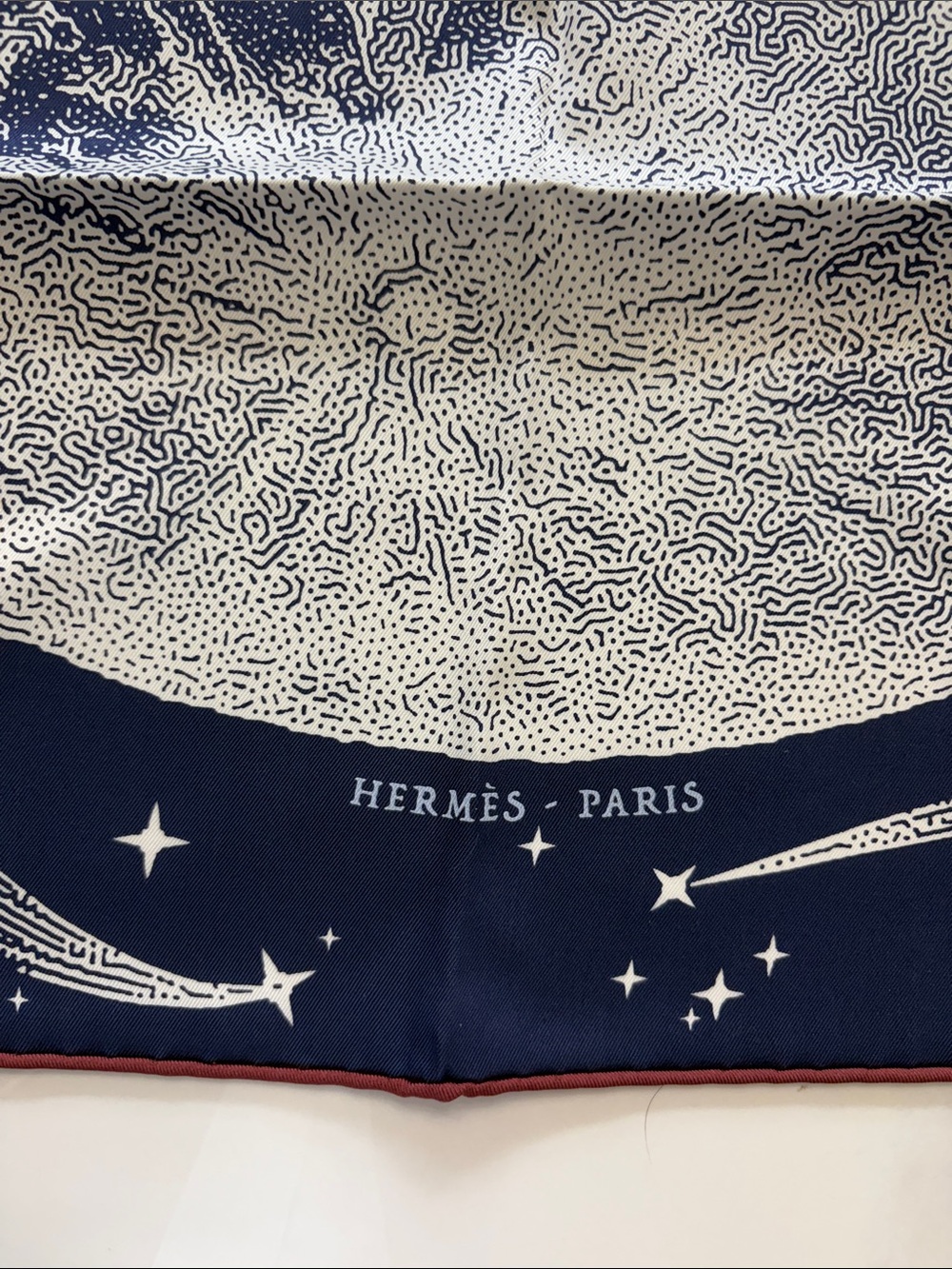 Hermes Navy Blue and White Clair de Lune Silk Scarf 70 - Picture 2 of 9